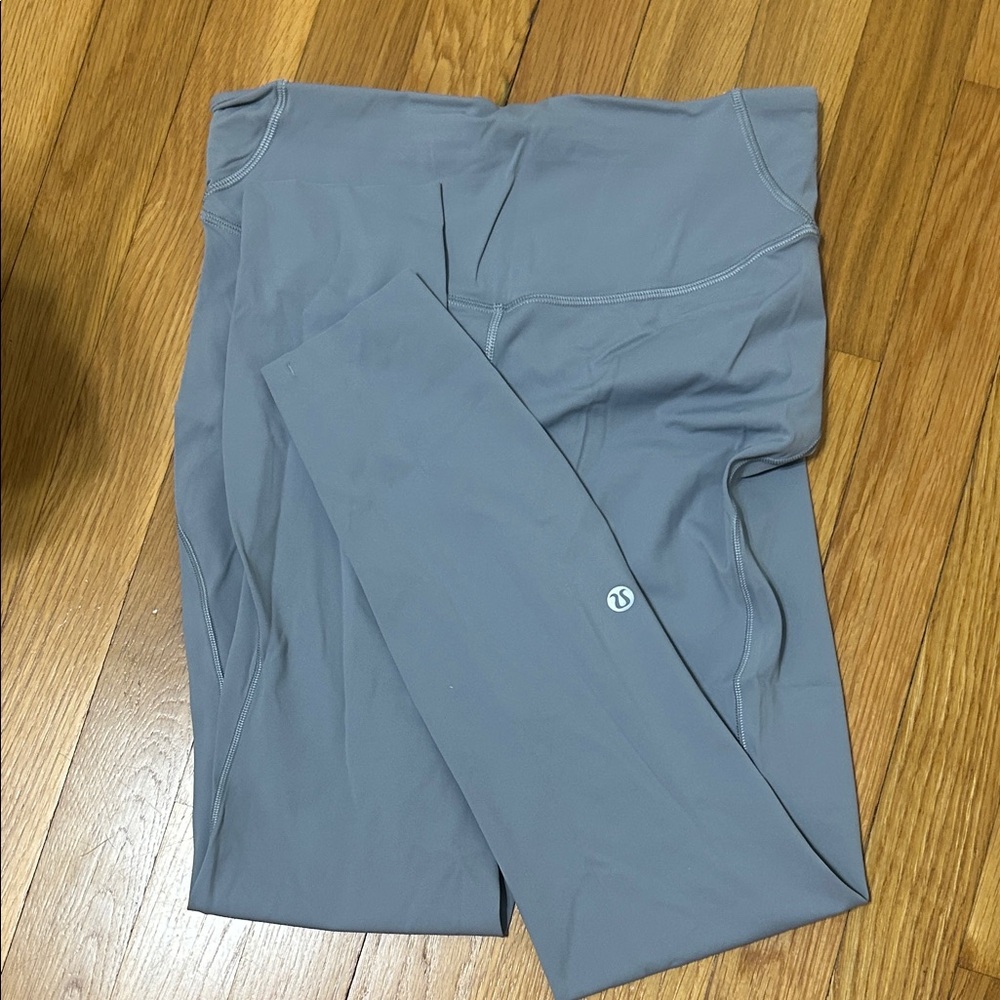 Lululemon grey align. 6, cropped
